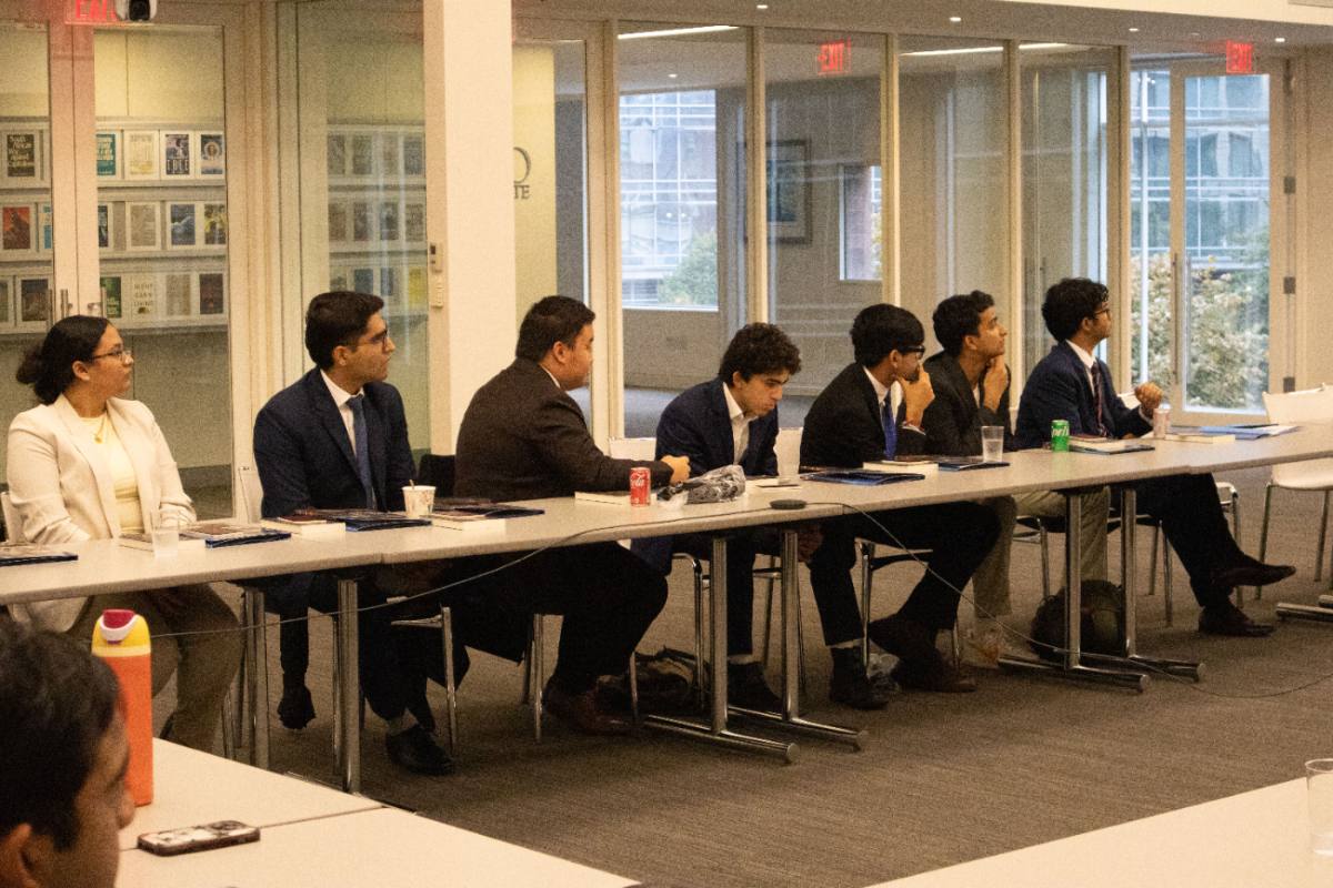 Members at a roundtable briefing